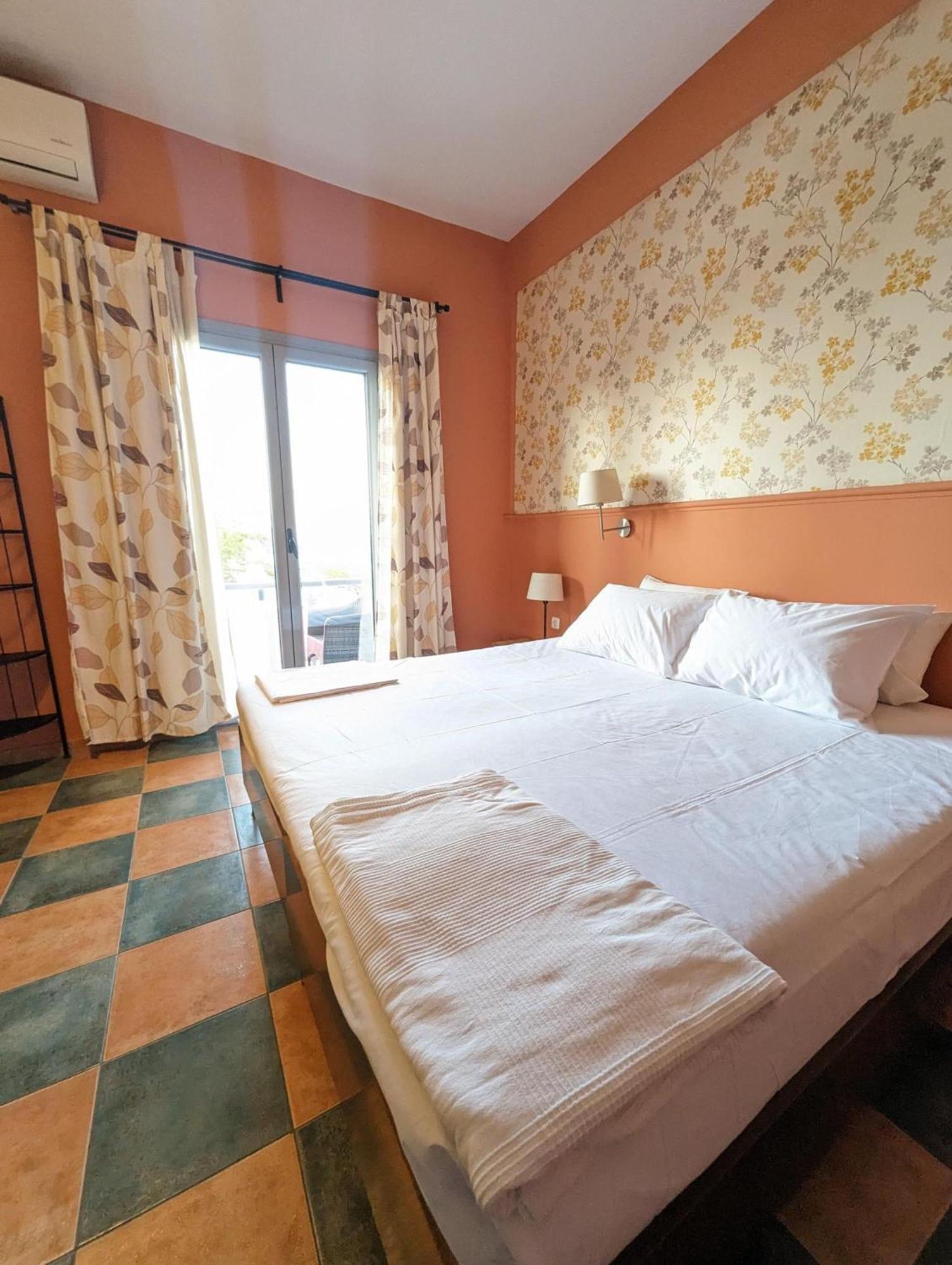 Okeania Seafront Rooms In Kamena Vourla Luaran gambar