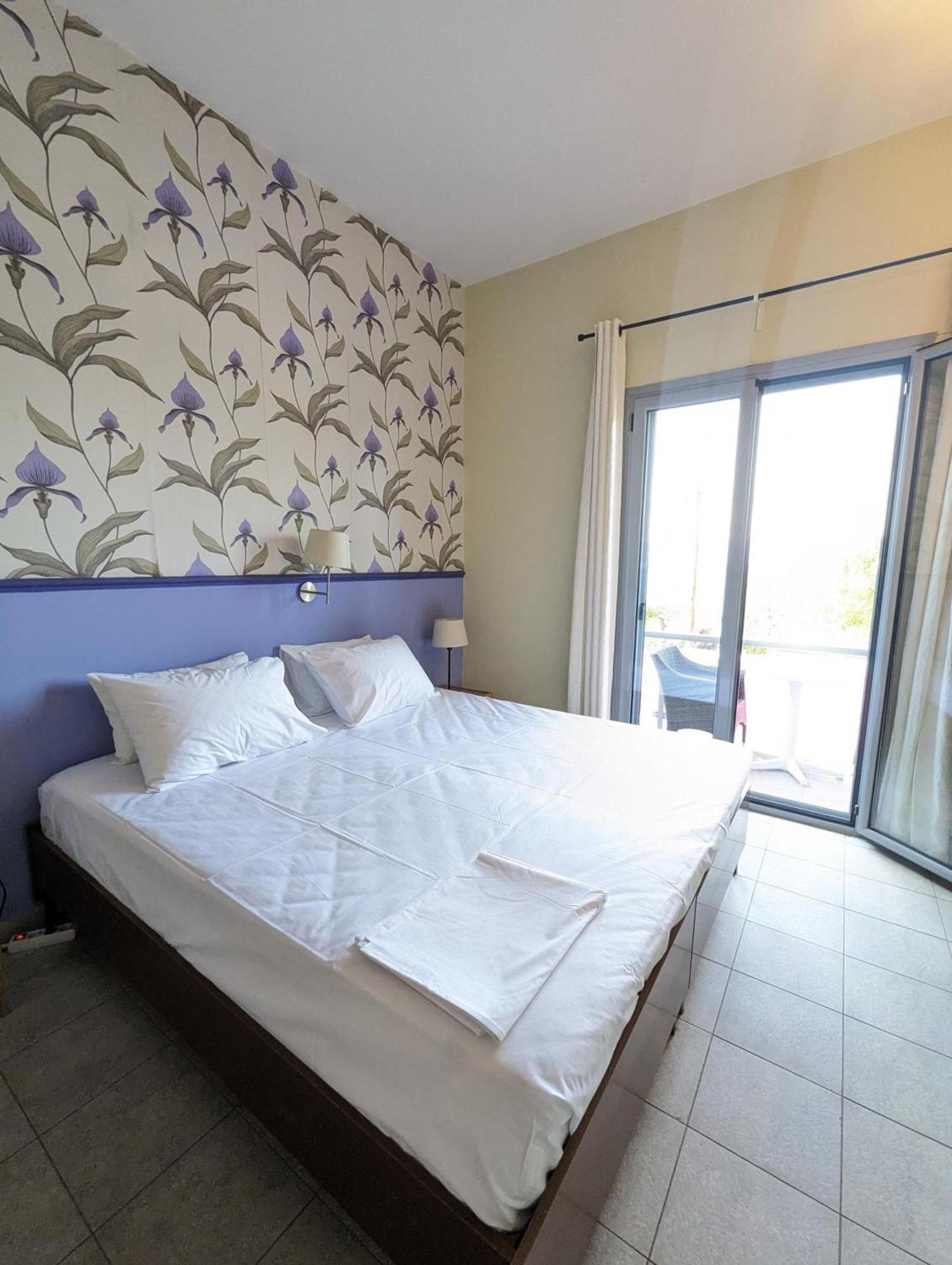 Okeania Seafront Rooms In Kamena Vourla Luaran gambar
